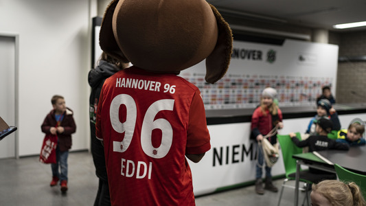 Cover EDDIs Rudel-Ostern im Stadion: Spannende Schnitzeljagd durch die Heinz von Heiden Arena
