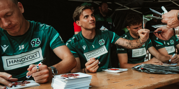 Cover EDDIs Rudel auf Unterschriftenjagd 