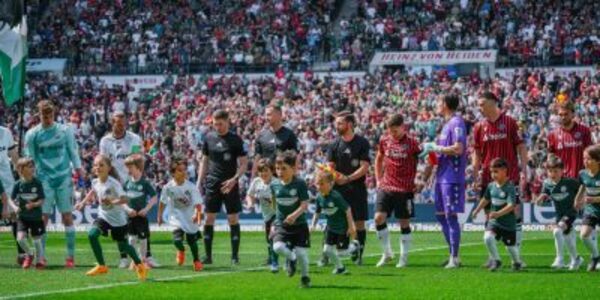 Cover Einlaufkinder für das Testspiel gegen PEC Zwolle gesucht